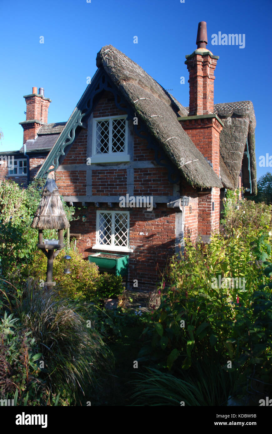 Cottage con tetto in paglia in osmaston derbyshire Foto Stock