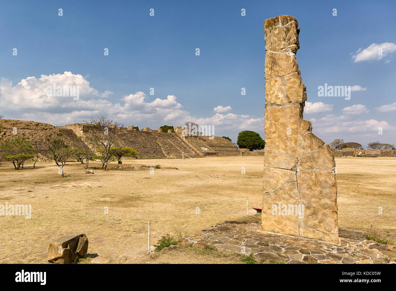 Monte Alban è un grande pre-colombiano zapoteco sito archeologico in area xoxocotlan di Oaxaca messico Foto Stock