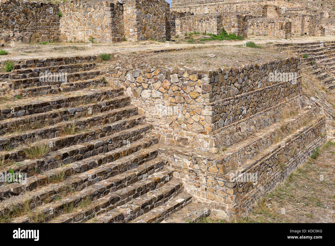Monte Alban è un grande pre-colombiano zapoteco sito archeologico in area xoxocotlan di Oaxaca messico Foto Stock