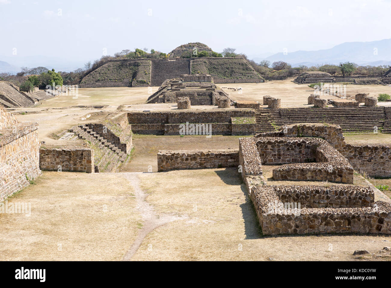 Monte Alban è un grande pre-colombiano zapoteco sito archeologico in area xoxocotlan di Oaxaca messico Foto Stock
