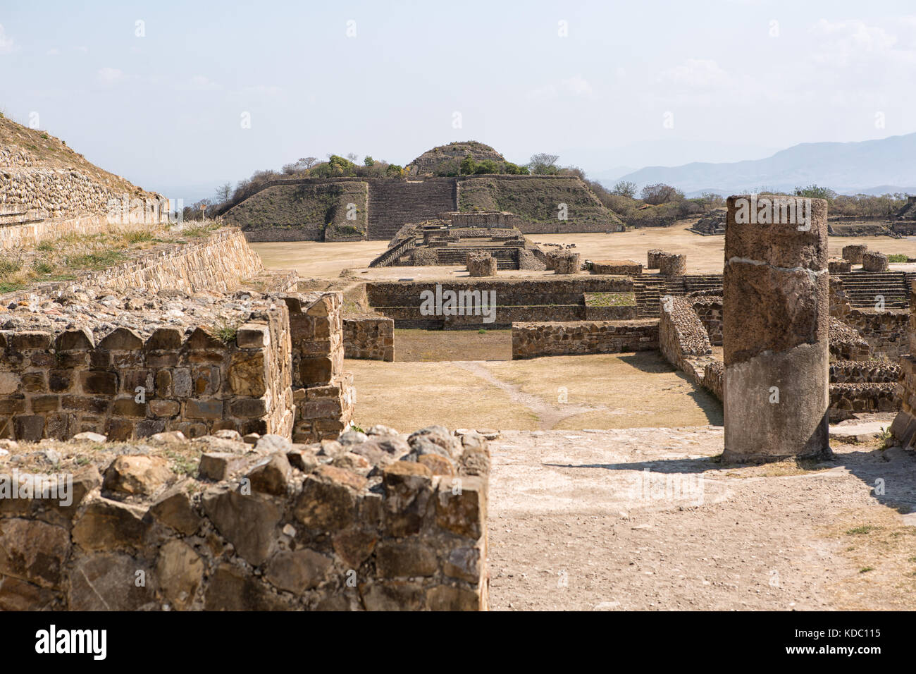 Monte Alban è un grande pre-colombiano zapoteco sito archeologico in area xoxocotlan di Oaxaca messico Foto Stock
