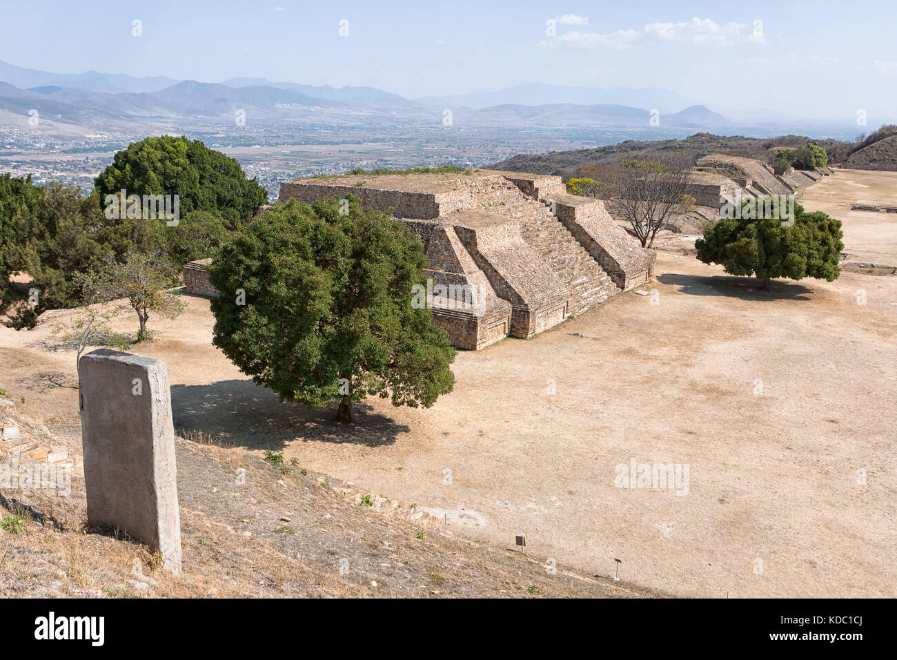 Monte Alban è un grande pre-colombiano zapoteco sito archeologico in area xoxocotlan di Oaxaca messico Foto Stock
