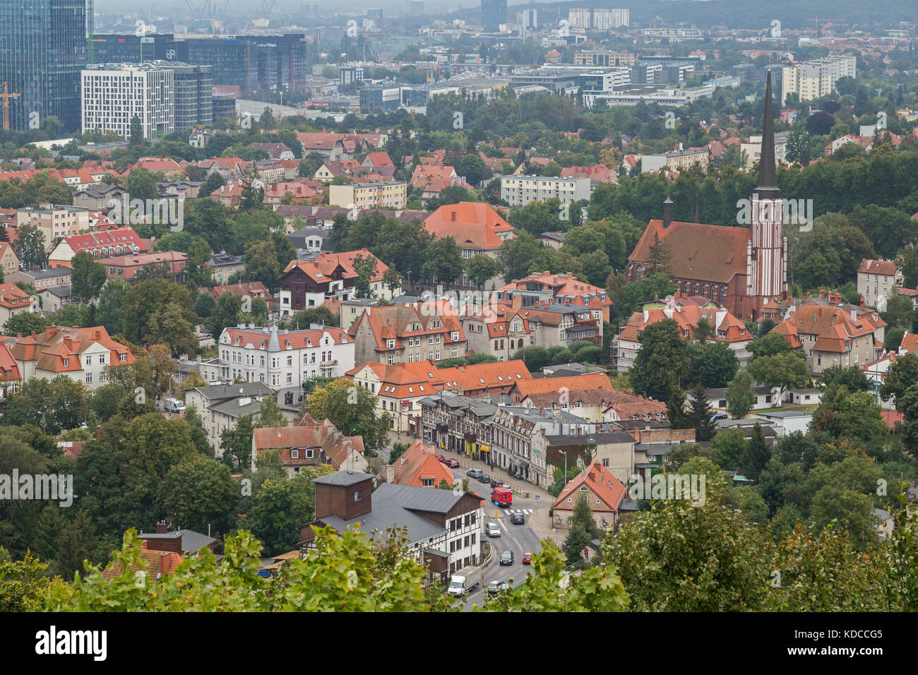 Vista del distretto di Oliwa e oltre a Danzica, Polonia, dall'alto. Foto Stock