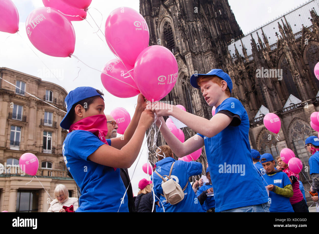 L'Europa, Germania, Colonia, sulla Giornata internazionale della ragazza bambino (11 Ottobre) lo sviluppo indipendente e organizzazione umanitaria piano Inter Foto Stock