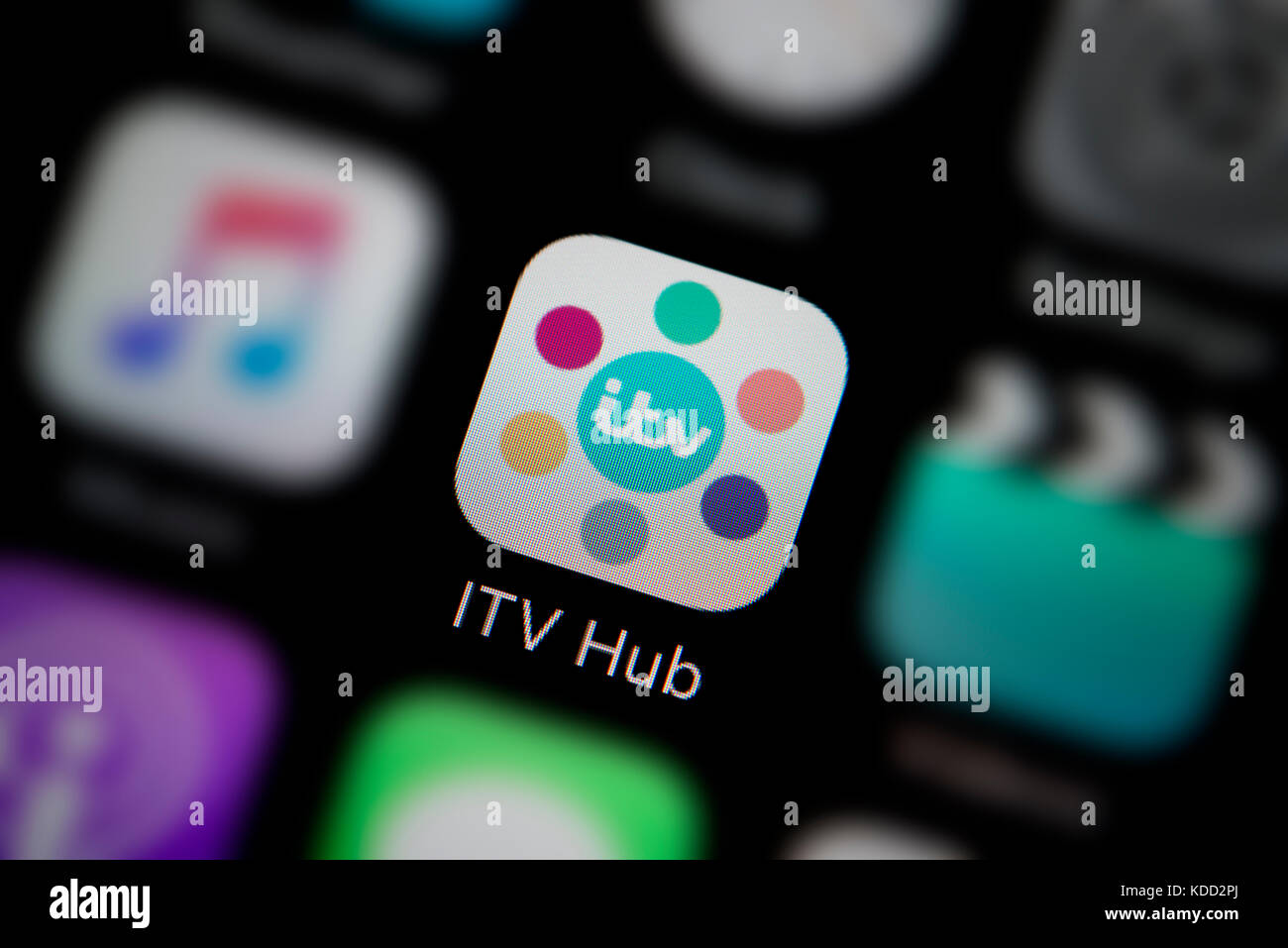 Una inquadratura ravvicinata del logo che rappresenta ITV mozzo icona app, come si vede sullo schermo di un telefono intelligente (solo uso editoriale) Foto Stock