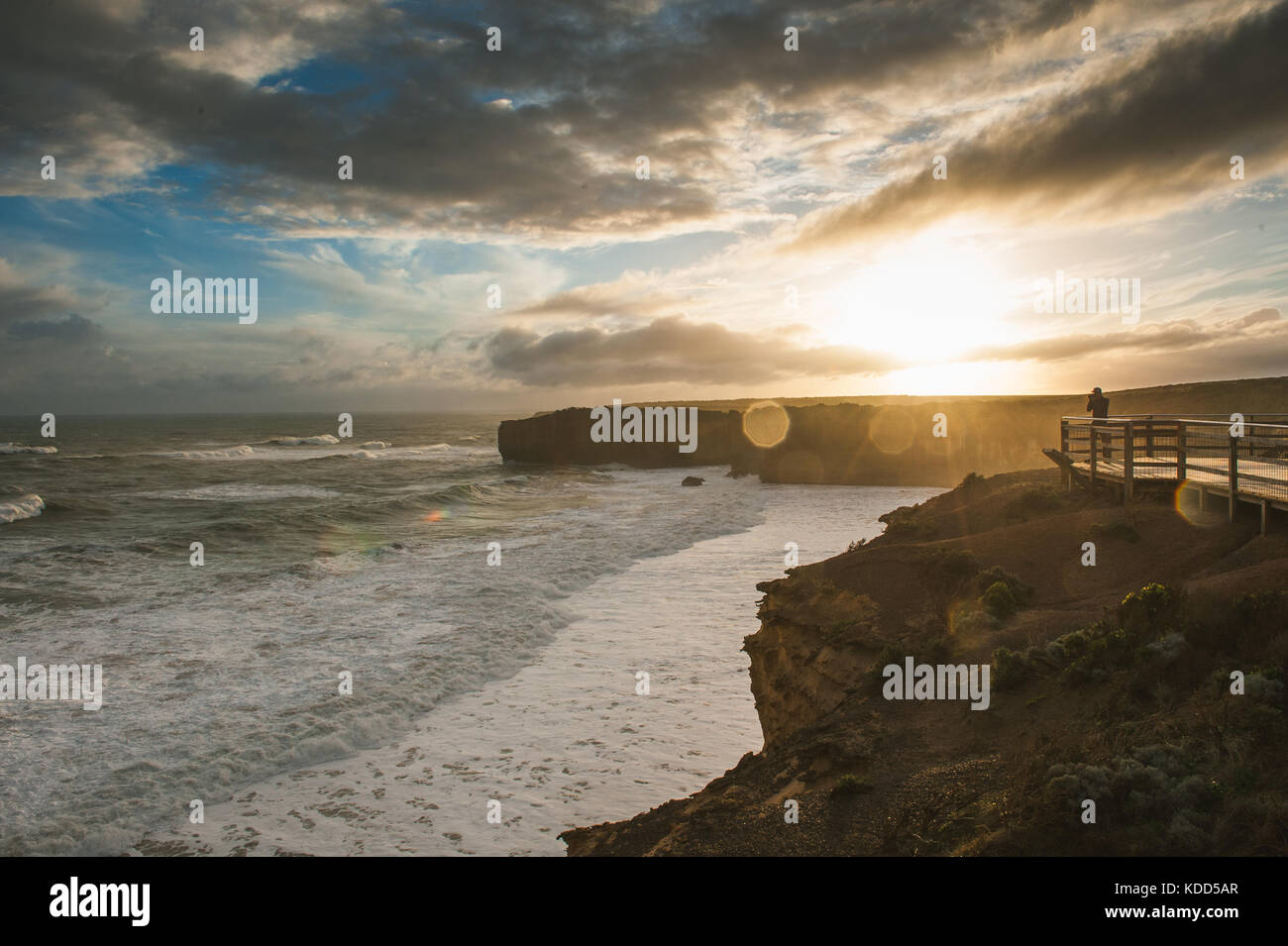 Scogliere costiere e formazioni rocciose lungo la Great Ocean Road, Victoria, Australia. Foto Stock