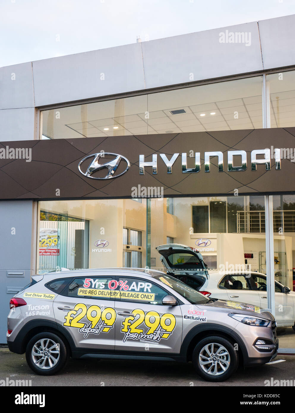 Hyundai Concessionaria Auto, showroom, Reading, Berkshire, Inghilterra, Regno Unito, GB. Foto Stock