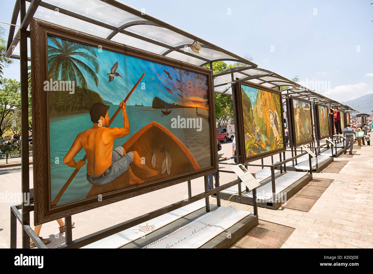 14 aprile 2014 San Cristobal de las Casas, Messico: Interessanti affreschi di strada che raffigurano la ricca storia indigena, le tradizioni e il cultur Foto Stock