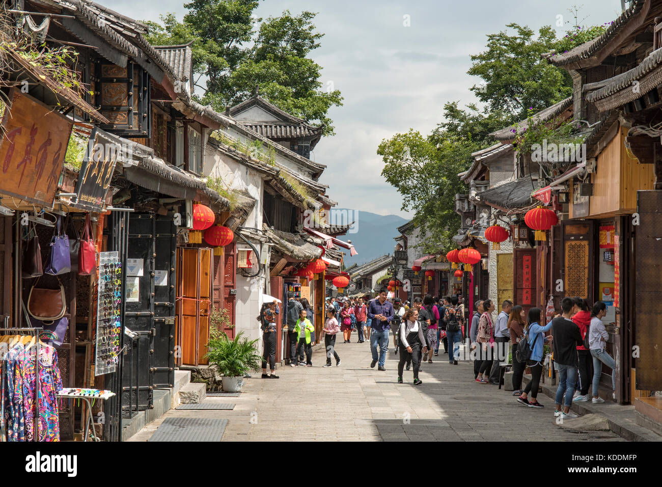 La gente di strada, città antica di Dali, Yunnan, Cina Foto Stock