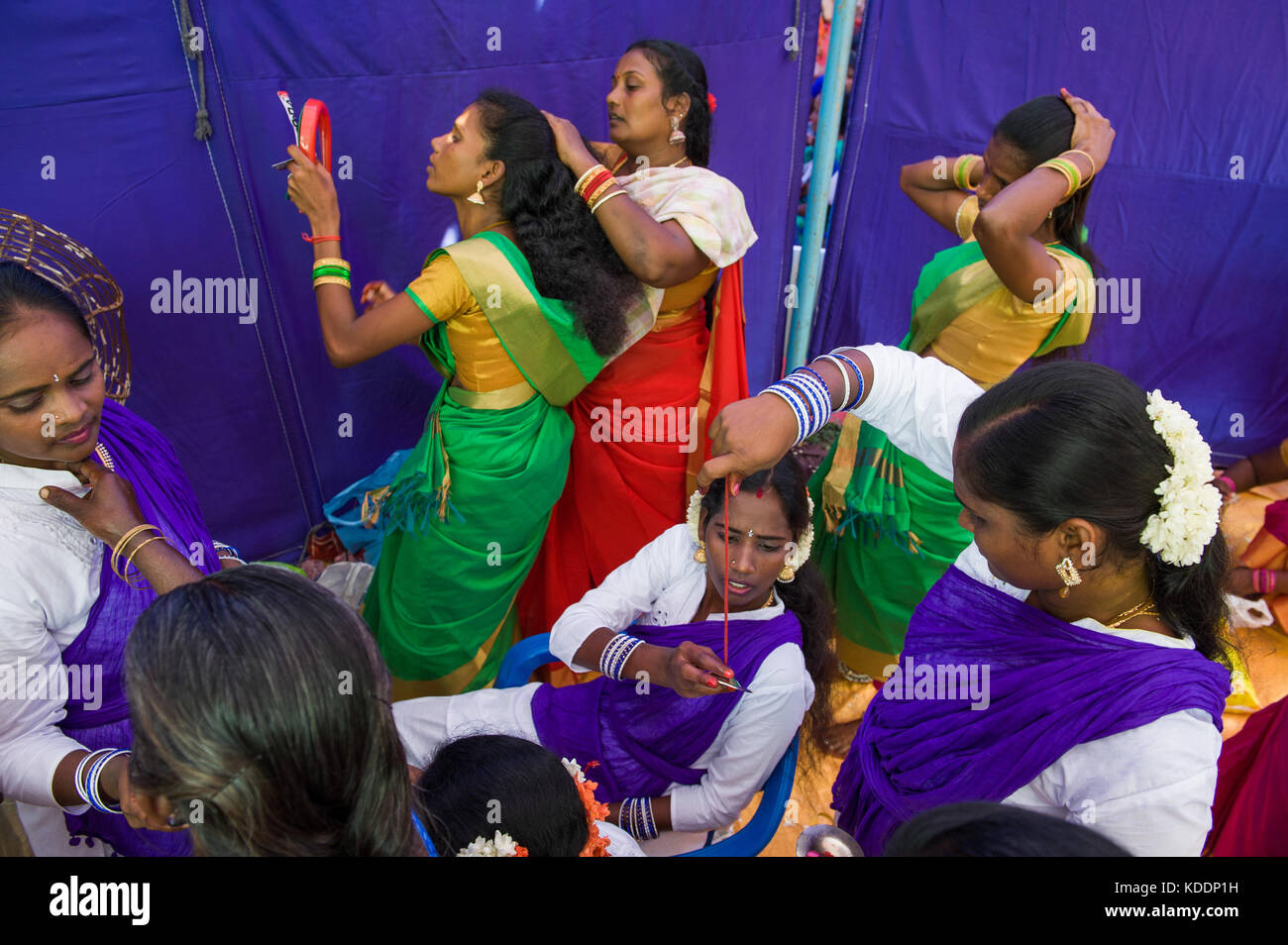 La ventunesima edizione la solidarietà femminile Festival presso AVAG. Una potenza pranzo evento con 5000 donne dal Bio-regione di Auroville unendo le feste! Foto Stock