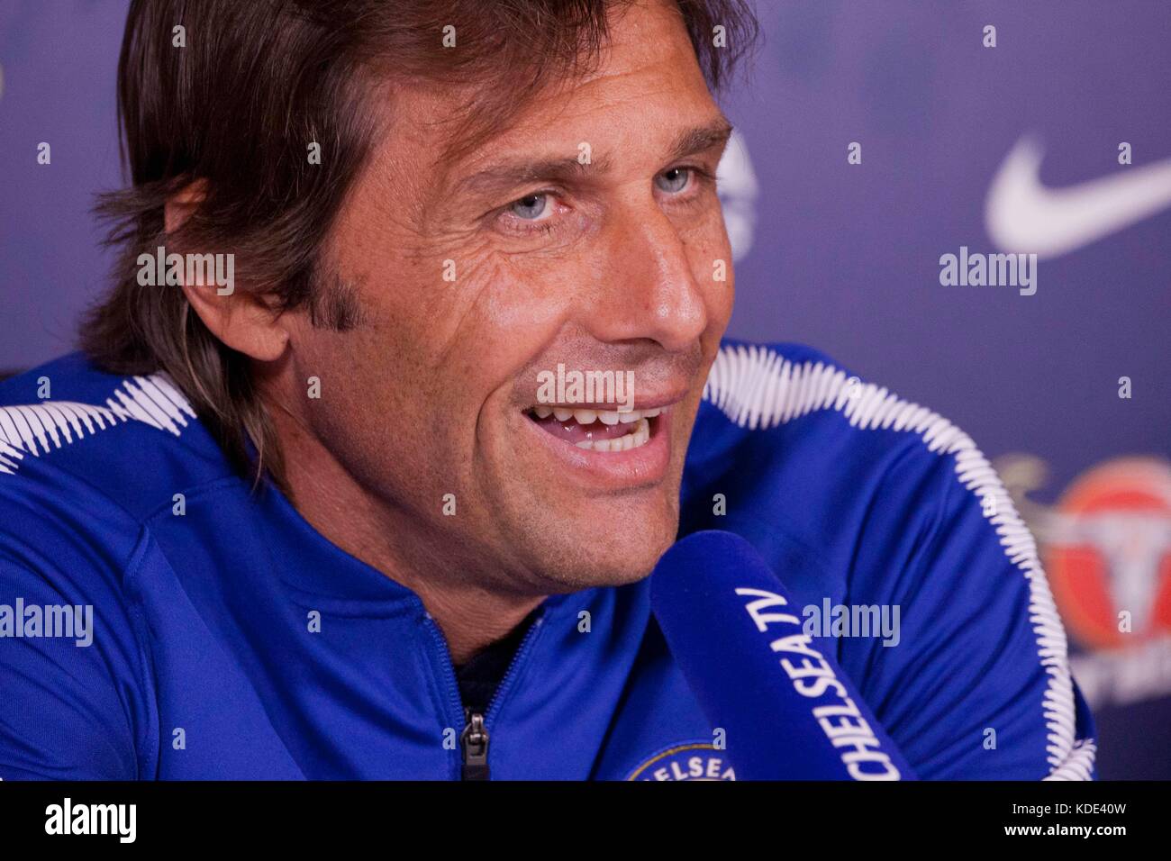 Cobham, Regno Unito. Xiii oct, 2017. cobham, surrey, Regno Unito ottobre 13th, 2017 Chelsea Football Club manager, Antonio Conte parla alla stampa prima del loro gioco al Crystal Palace fc in premier league di domani. Credito: motofoto/alamy live news Foto Stock