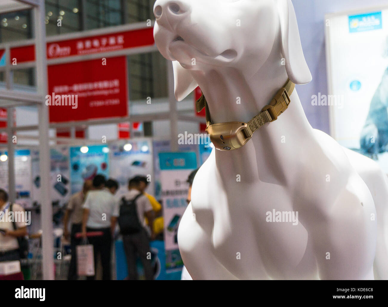 Intelligent collare per cani schermo ad un expo di Shenzhen, Cina Foto Stock