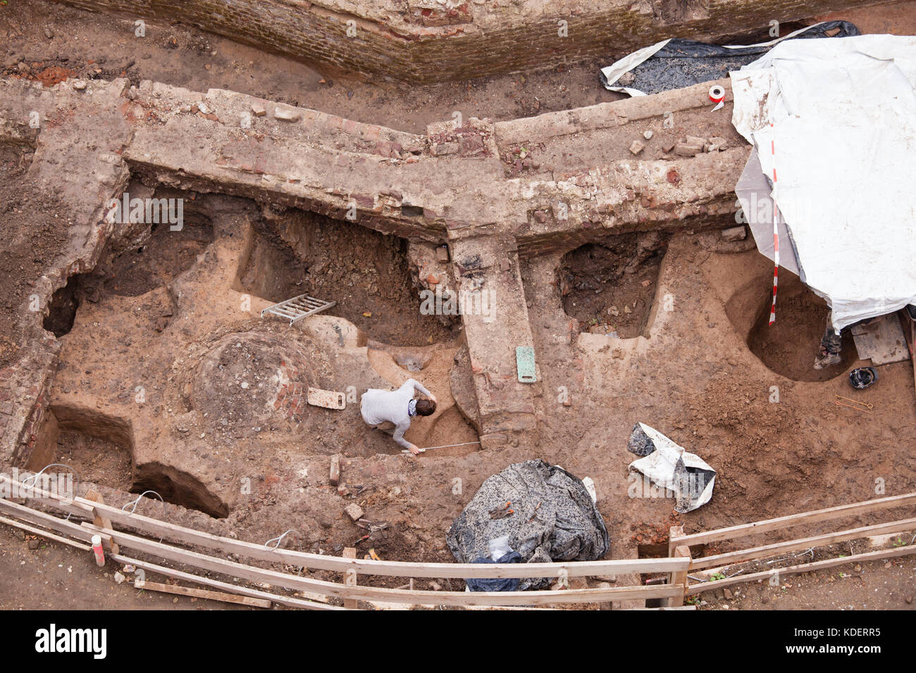 Europa, Germania, Colonia, in un cantiere nel quartiere Antonitre sono stati trovati i resti di una casa in pietra degli inizi di Colonia. EUR Foto Stock