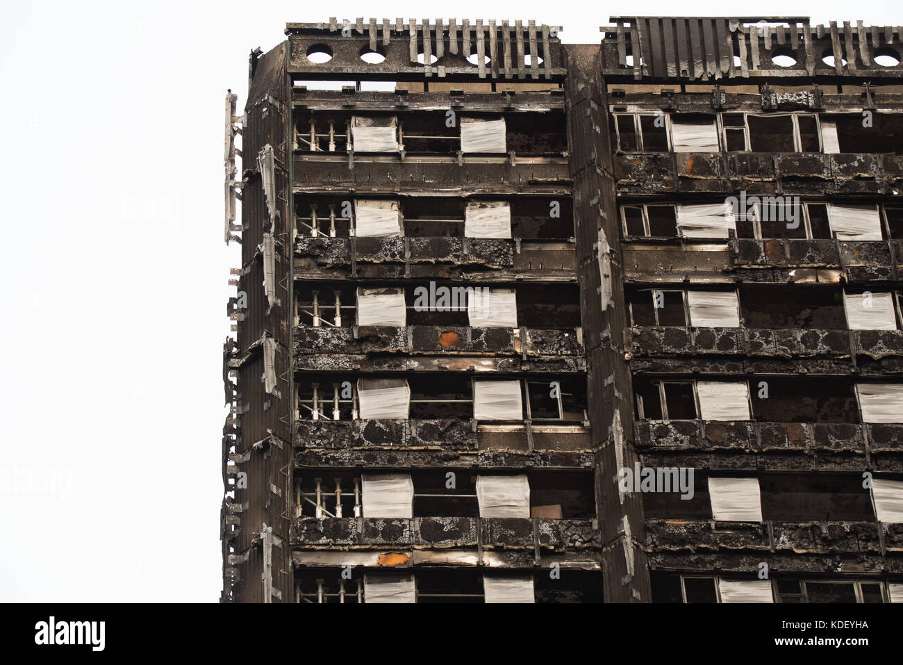 Grenfell a torre di appartamenti Latimer Road Londra 6 Ottobre 2017 3 mesi dopo l'incendio Foto Stock