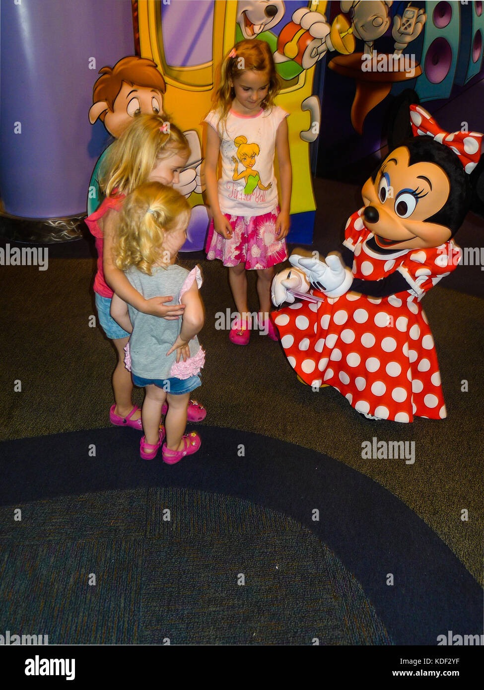 Bambini - incontro Minnie Mouse Disney World, Florida, Stati Uniti d'America Foto Stock