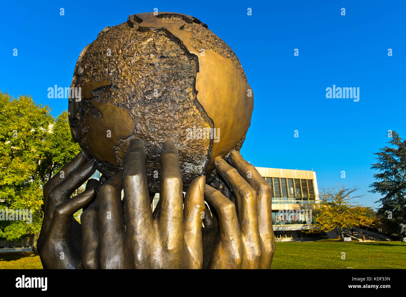Pensieri e desideri di scultura, donazione della Repubblica di Azerbaigian alle Nazioni Unite, Parco Ariana, Palais des Nations, Ginevra, Svizzera Foto Stock