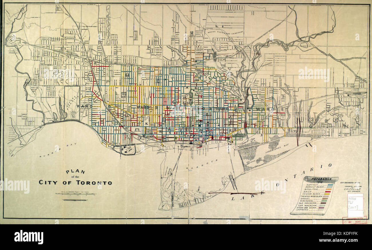 Questo è il piano cittadino di Toronto del 1908, che mostra la disposizione e lo sviluppo della città all'inizio del XX secolo. Mette in evidenza le strade principali, i quartieri e i dettagli di pianificazione urbana. Foto Stock