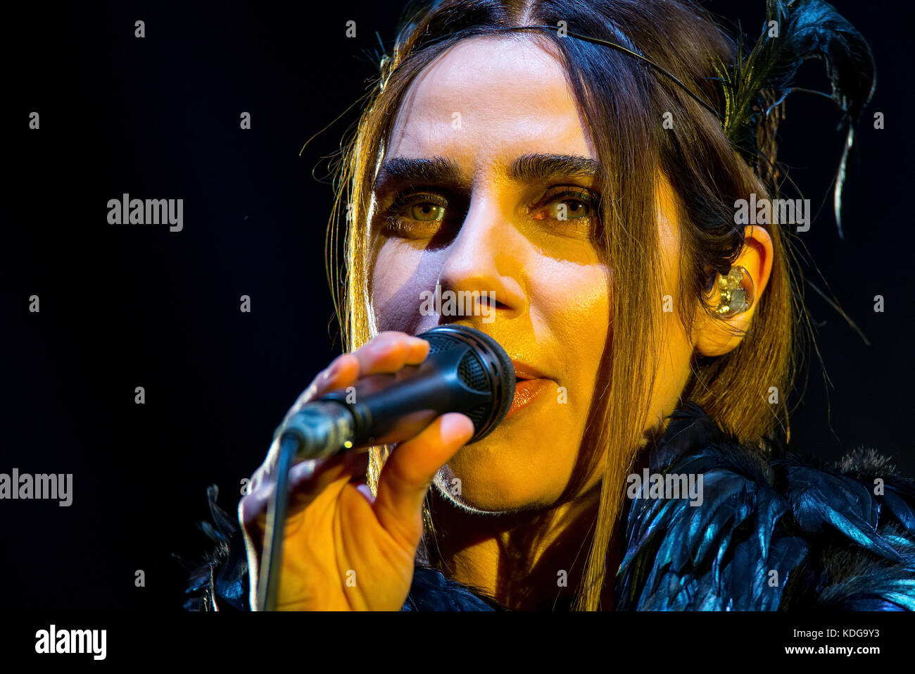 Barcellona - agosto 23: PJ Harvey (BAND) eseguire in concerto al Poble Espanyol su agosto 23, 2017 a Barcellona, Spagna. Foto Stock