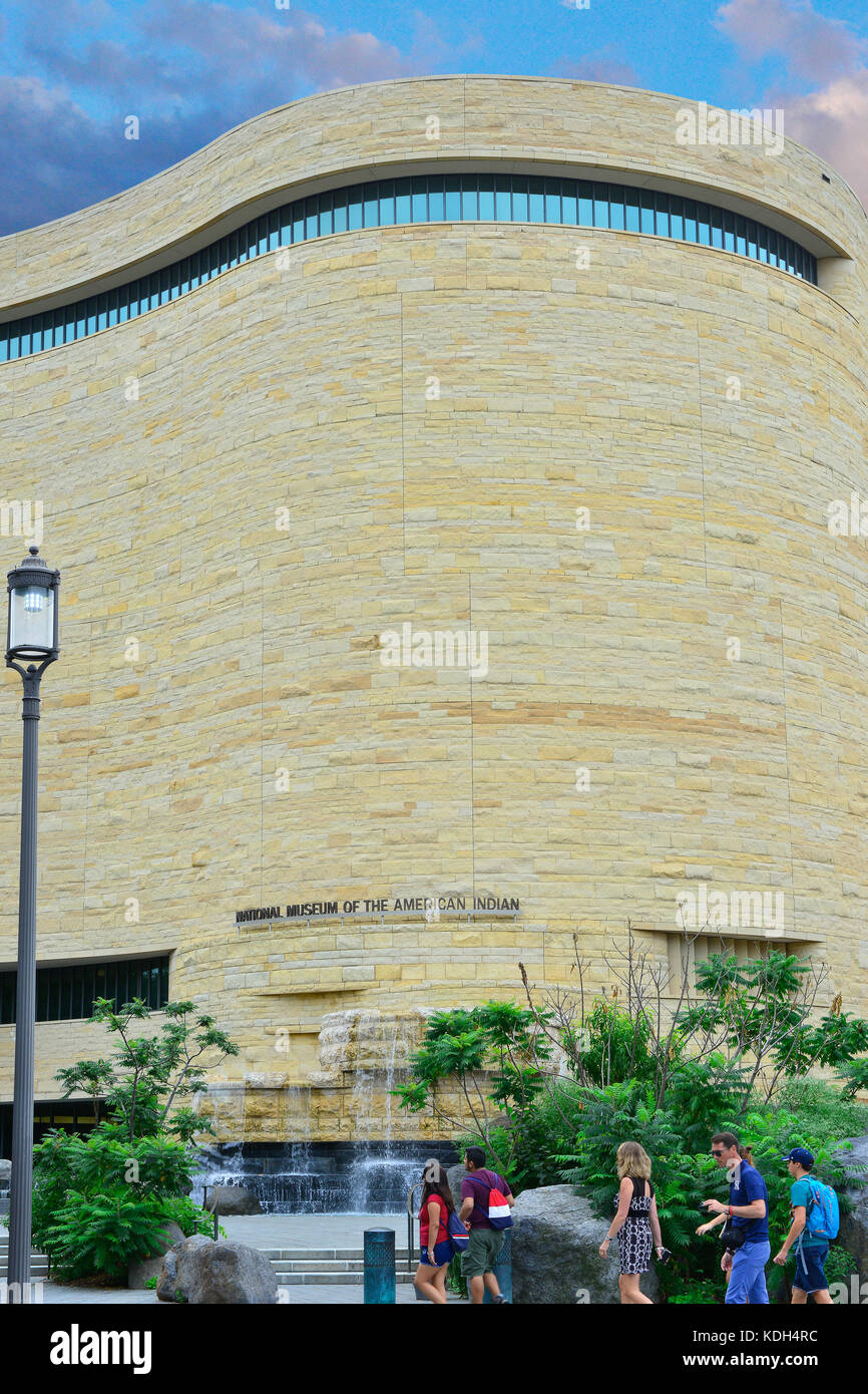 Bellissimo edificio in pietra ospita il Museo Nazionale degli indiani americani in Washington, DC, Stati Uniti d'America Foto Stock