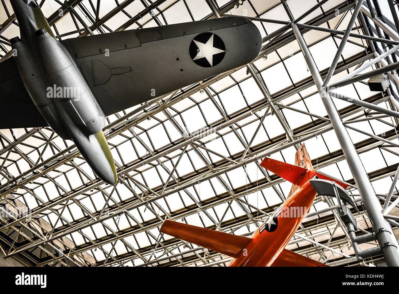 Una immagine di una collezione vintage di aeroplani, esposti al Museo Nazionale dell'aria e dello spazio, Washington, DC, Stati Uniti d'America Foto Stock