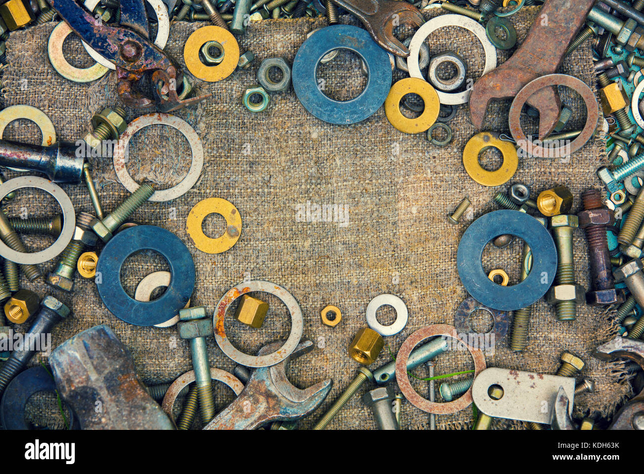 Abstract grunge sfondo metallico dalle parti di ricambio e utensili Foto Stock