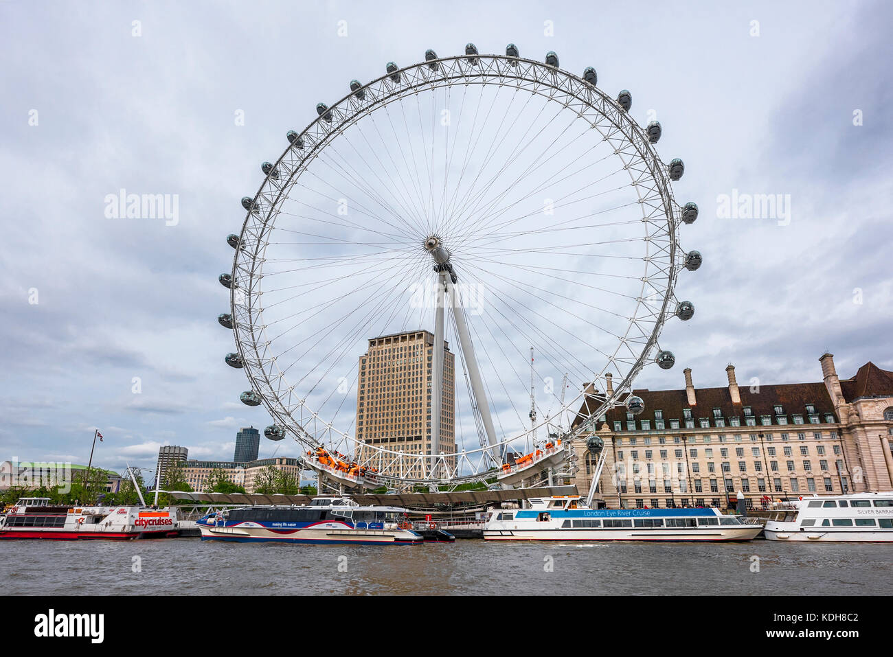 Il Tamigi vista sul London Eye Foto Stock