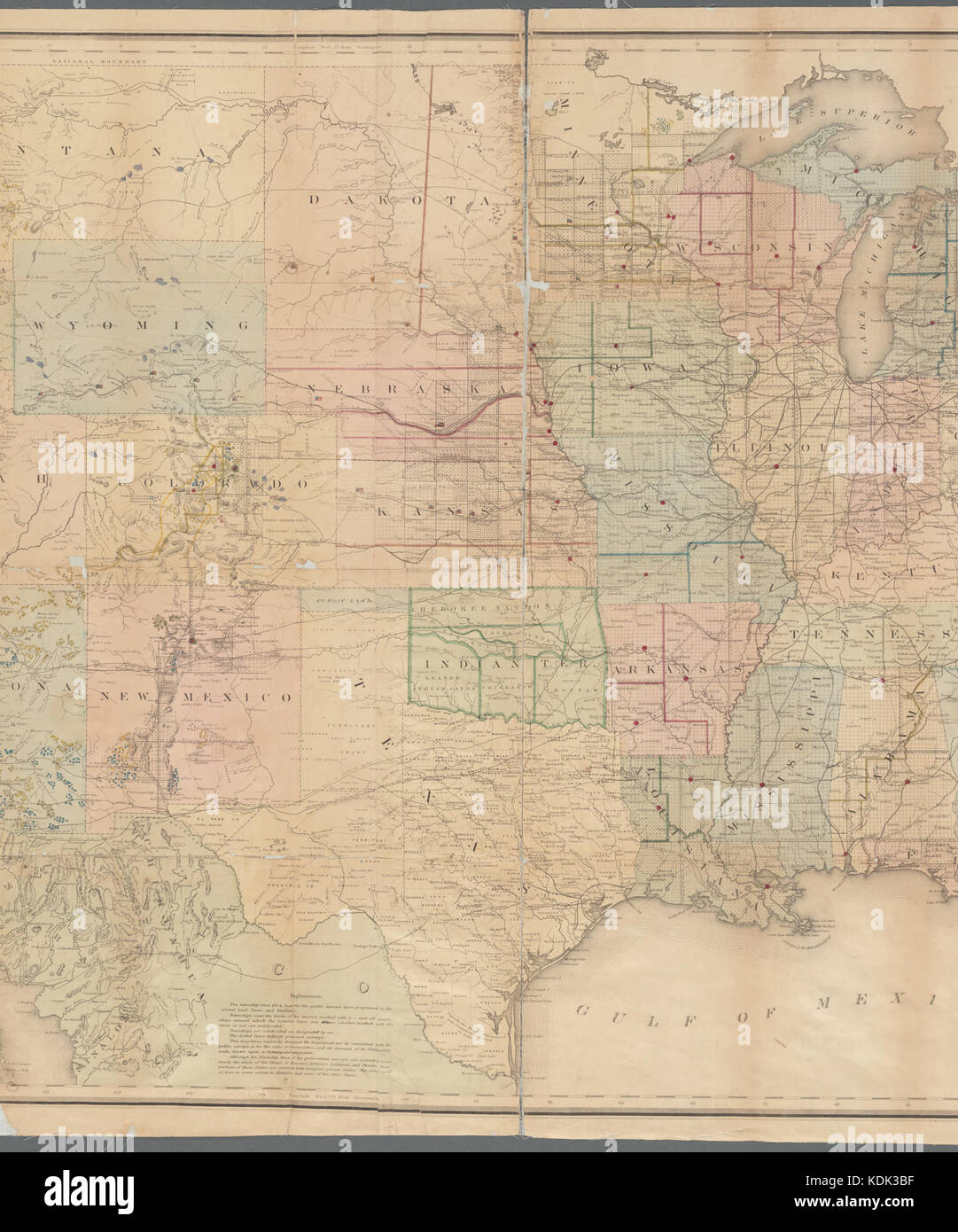 Questa mappa degli Stati Uniti mostra sondaggi pubblici e confini territoriali. Si tratta di una risorsa preziosa per comprendere lo sviluppo e l'espansione degli Stati Uniti nel tempo, illustrando la crescita della gestione federale del territorio. Foto Stock