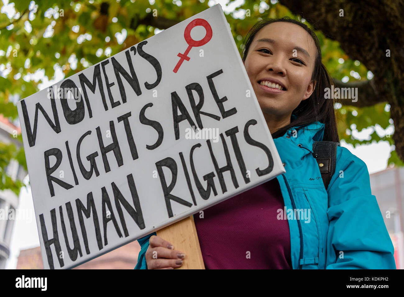 Belfast, Irlanda del Nord. 14/10/2017 - Rally per scelta tenere una parata a sostegno di pro-scelta dell'aborto diritti e i diritti riproduttivi delle donne. Circa 1200 persone hanno preso parte all'evento. Foto Stock