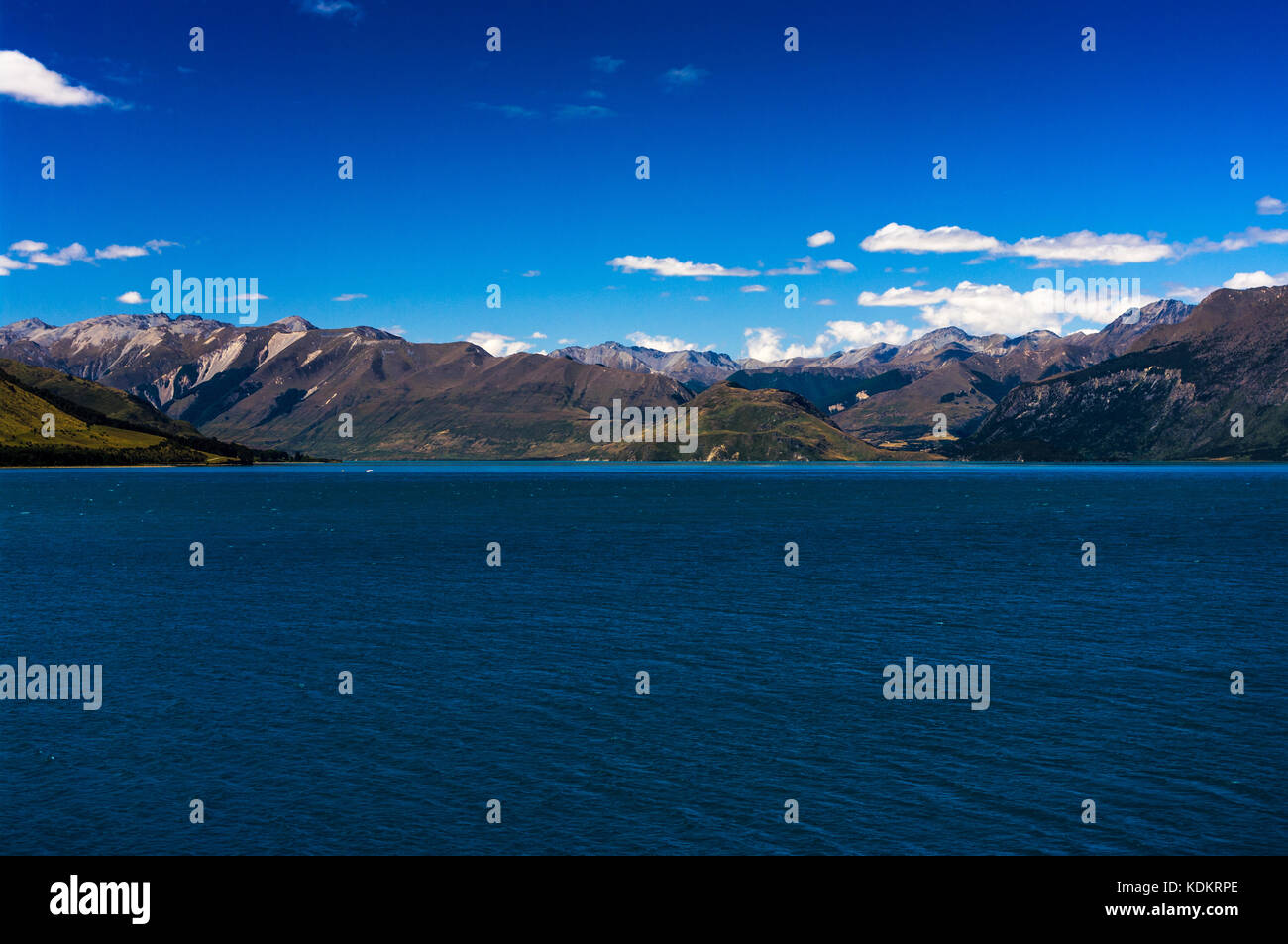 Il collo, otago • Nuova Zelanda lago hāwea circa 125 chilometri quadrati di superficie, 35 km di lunghezza e 8 km di larghezza, lago hāwe Foto Stock