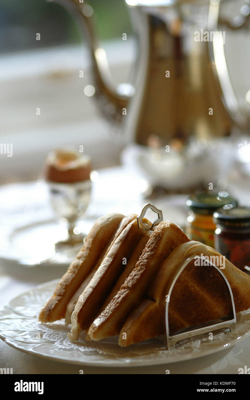 La colazione tavola apparecchiata in hotel Foto Stock