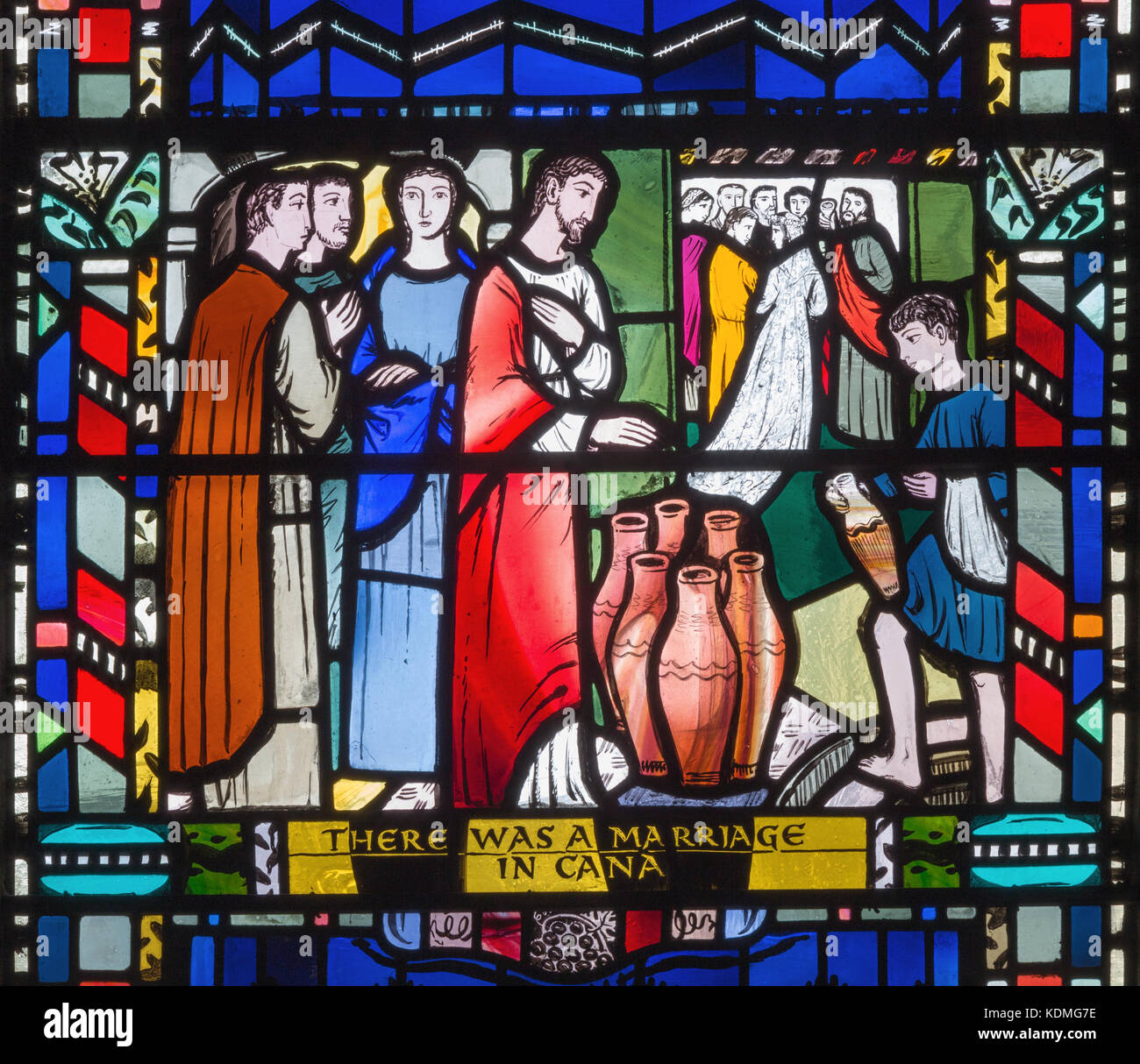 Londra, Gran Bretagna - 16 settembre 2017: il vetro macchiato di lui nozze di Cana nella chiesa st etheldreda da Charles blakeman (1953 - 1953). Foto Stock