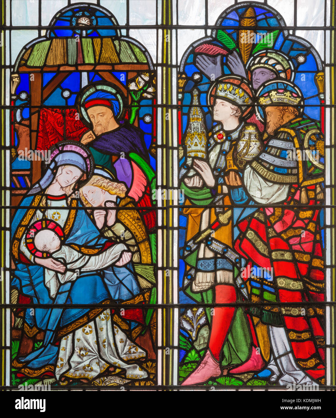 Londra, Gran Bretagna - 14 settembre 2017: l'Adorazione dei magi sul vetro macchiato nella chiesa di st. Michael cornhill di Clayton e campana. Foto Stock