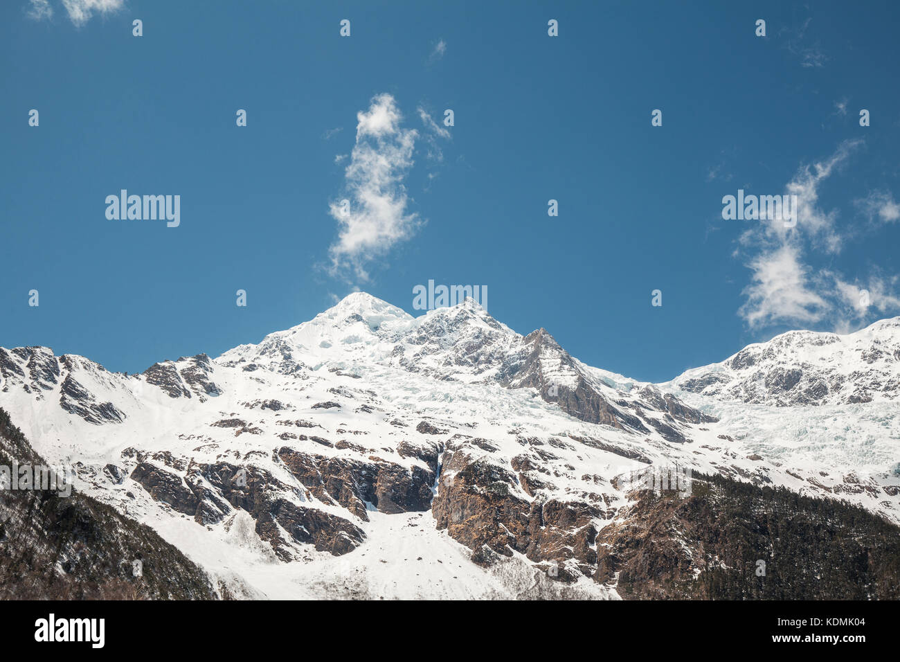 Montagna di neve Foto Stock