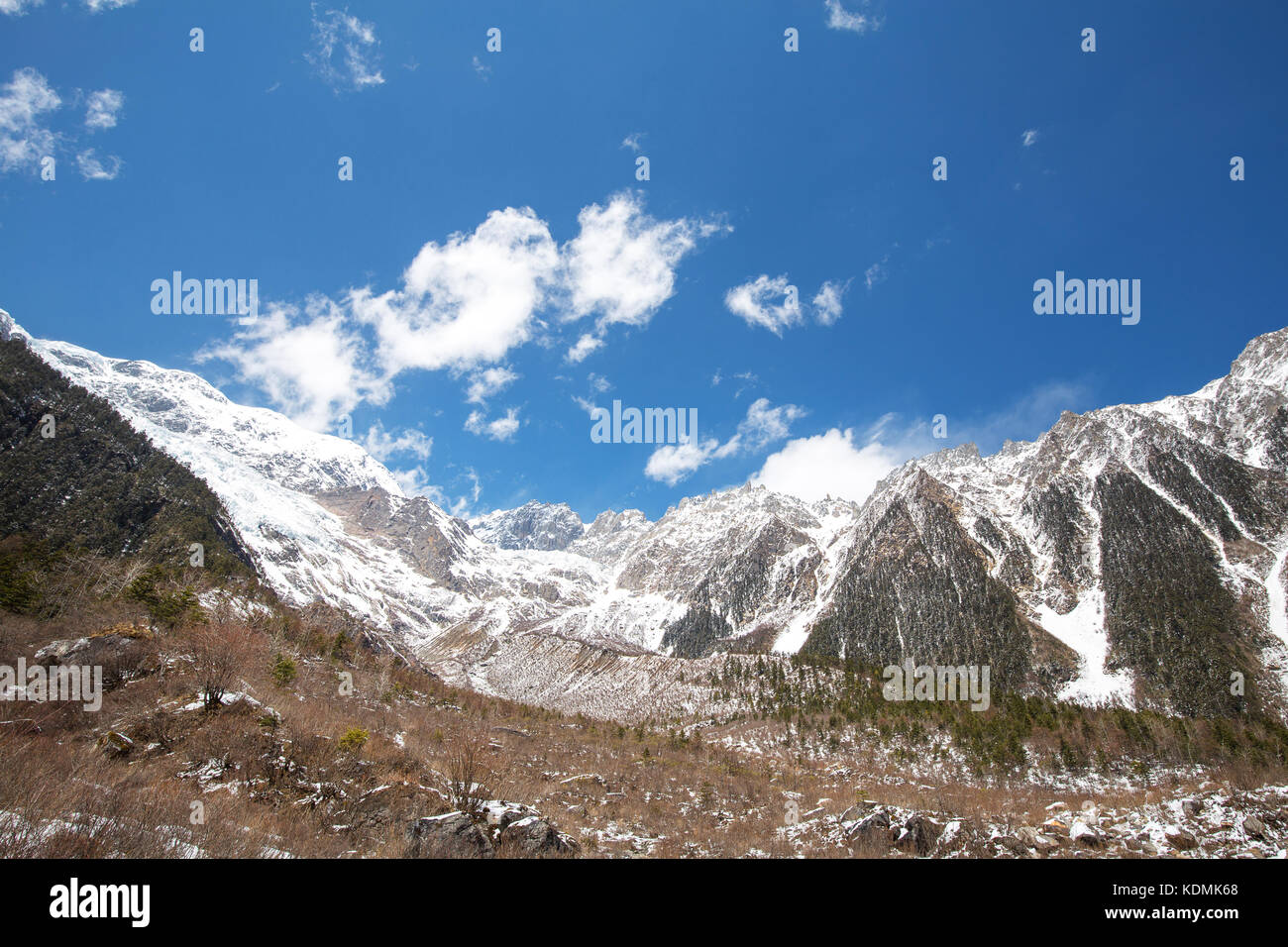 Montagna di neve Foto Stock