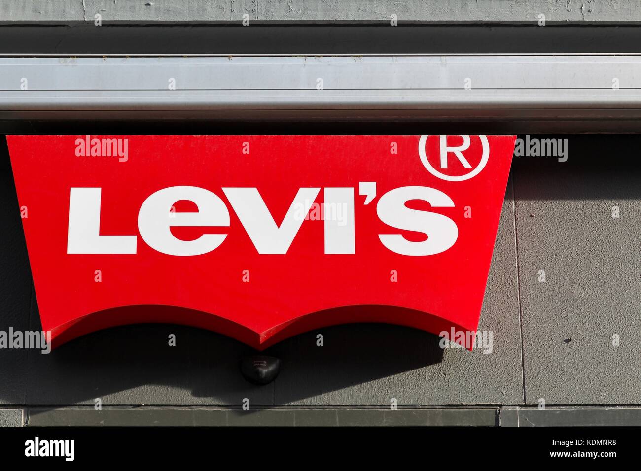 Aarhus, Danimarca - 8 novembre 2015: Levi Strauss fondata nel 1853, è una società privata di abbigliamento americano azienda nota in tutto il mondo f Foto Stock