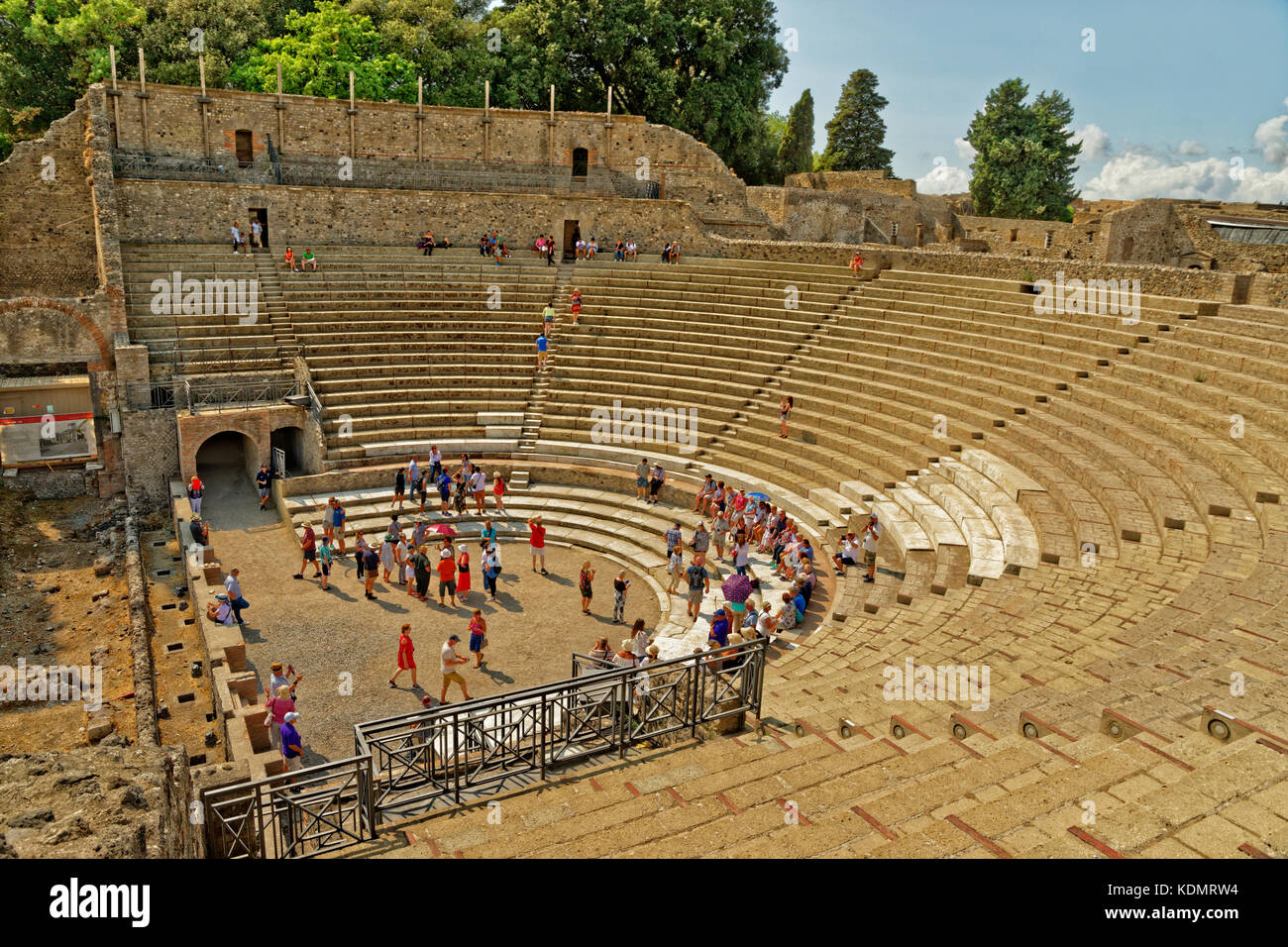 Grand Theatre presso le rovine di una città romana di Pompei a Pompei Scavi, vicino a Napoli, Italia. Foto Stock