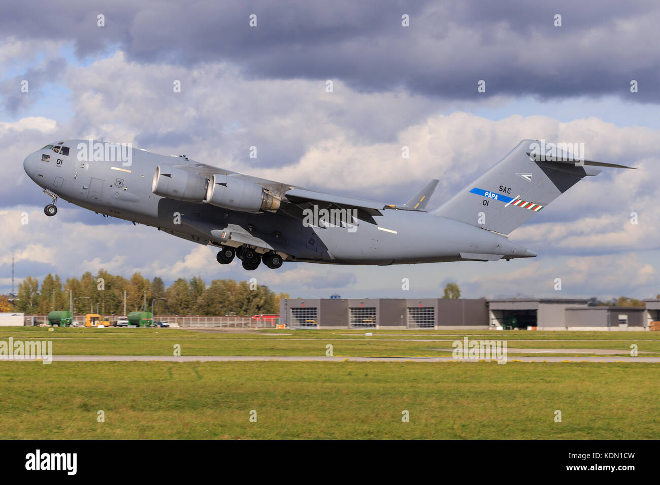Stoccarda/Germania settembre 10, 2017: c17 globemaster da usa airforce presso l'aeroporto di Stoccarda. Foto Stock