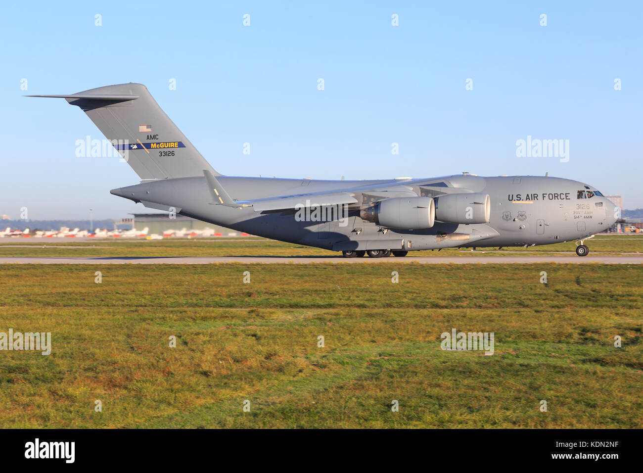Stoccarda/Germania settembre 10, 2017: c17 globemaster da usa airforce presso l'aeroporto di Stoccarda. Foto Stock