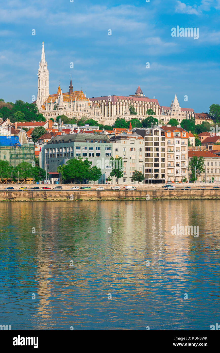 Budapest Buda cityscape, la vista del fiume Danubio e la skyline di Buda Hill sul lato ovest della città di Budapest, Ungheria. Foto Stock