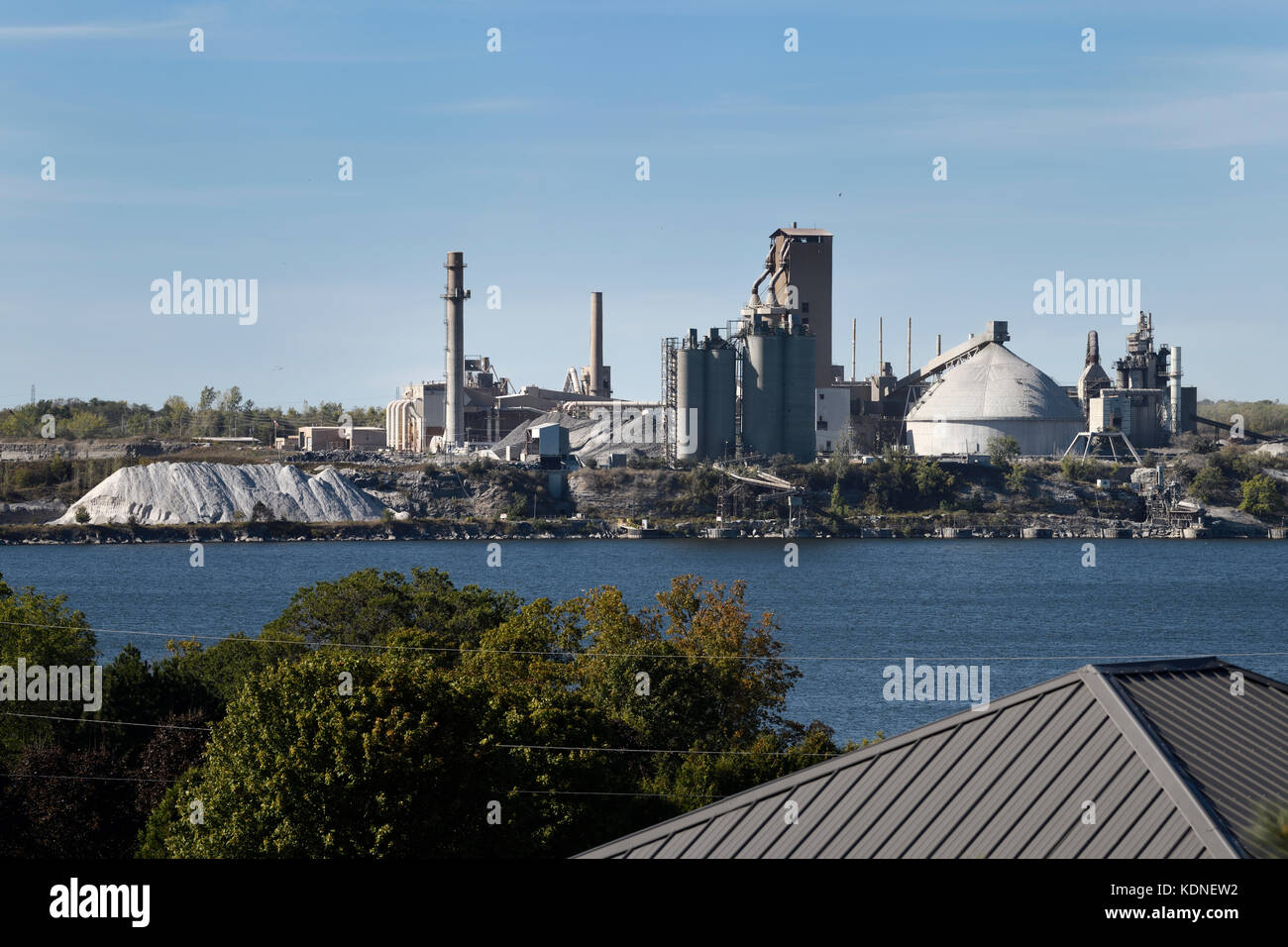 La Lehigh Cement Company impianto di Picton Bay in Prince Edward County Ontario Foto Stock