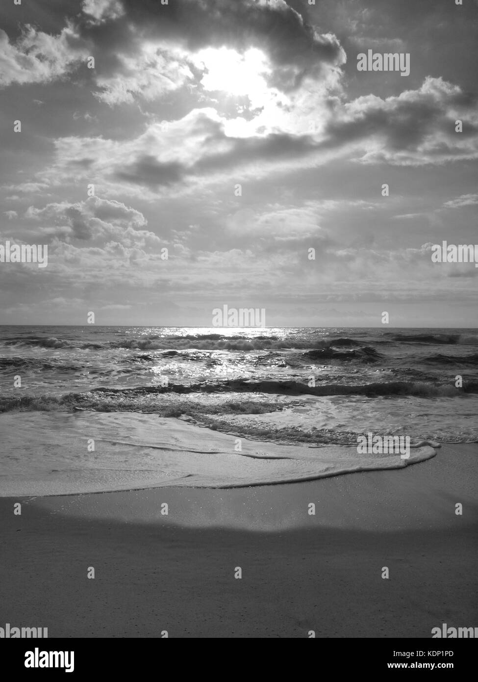 B&W seascape in Lavallette, NJ, durante la stagione estiva. Foto Stock
