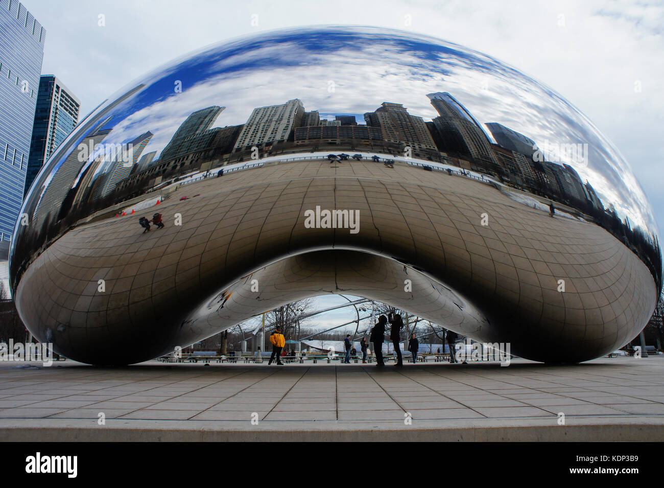 Chicago, GENNAIO 31: The Beautiful Cloud Gate il 31 GENNAIO 2012 al Millennium Park, Chicago, Illinois, Stati Uniti Foto Stock