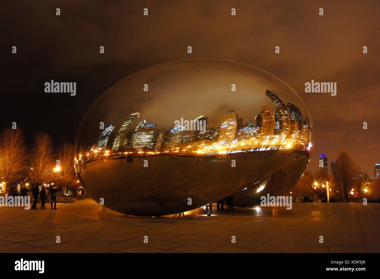 Chicago, FEB 1: The Beautiful Cloud Gate on FEB 1, 2012 al Millennium Park, Chicago, Illinois, Stati Uniti Foto Stock