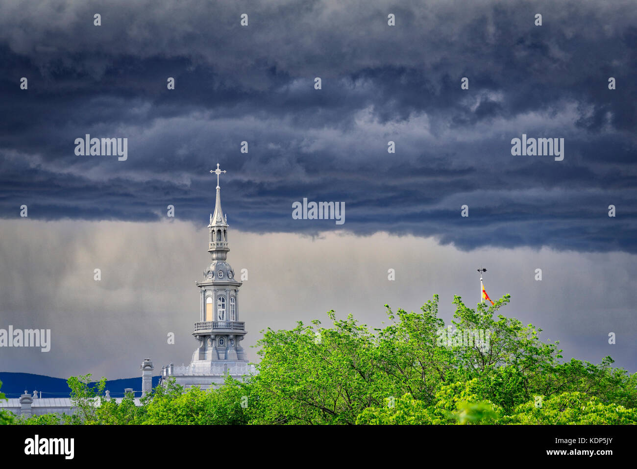 Un potente tempesta estiva su Quebec City Foto Stock