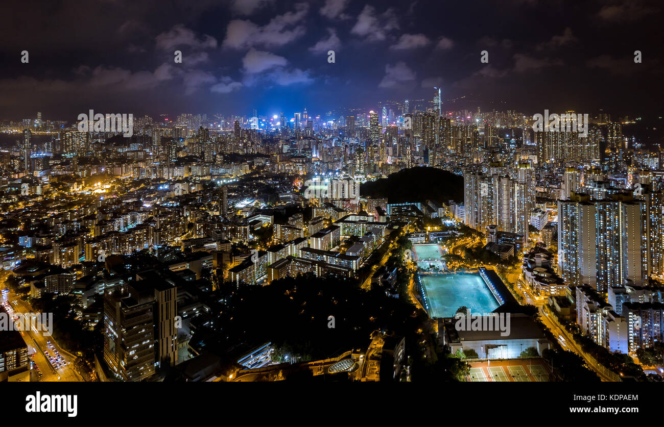 Vista aerea della città di notte Foto Stock