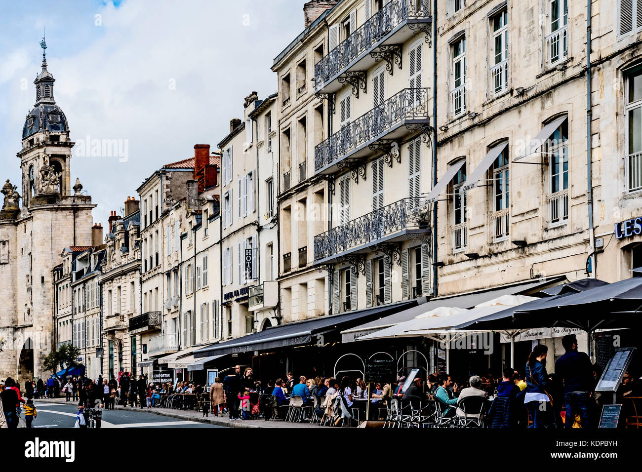 La Rochelle (Charente-Maritime, Francia): centro storico con case tipiche Foto Stock