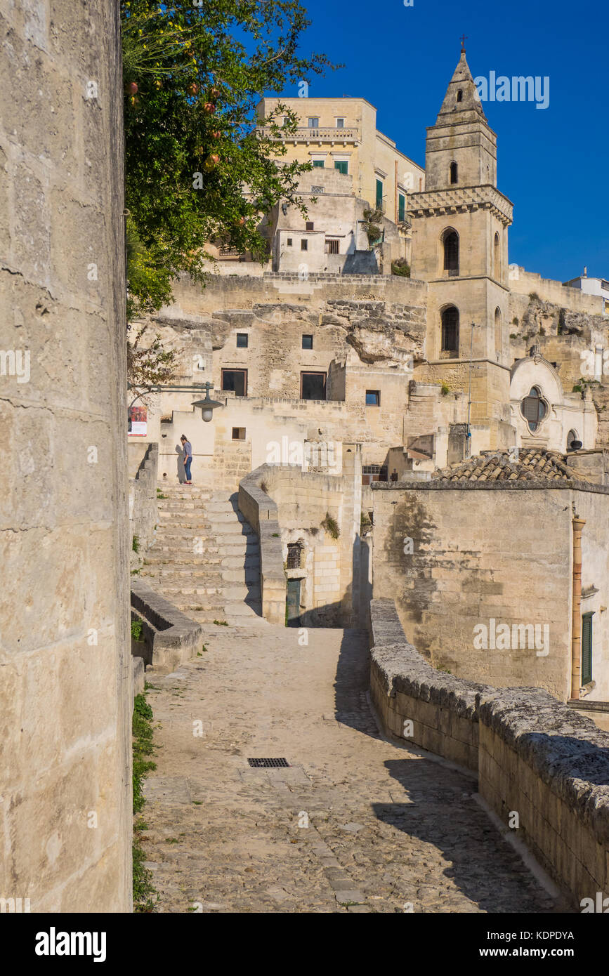 Matera, Italia - il centro storico della meravigliosa città in pietra del sud Italia, un'attrazione turistica per i famosi "Sassi". Foto Stock