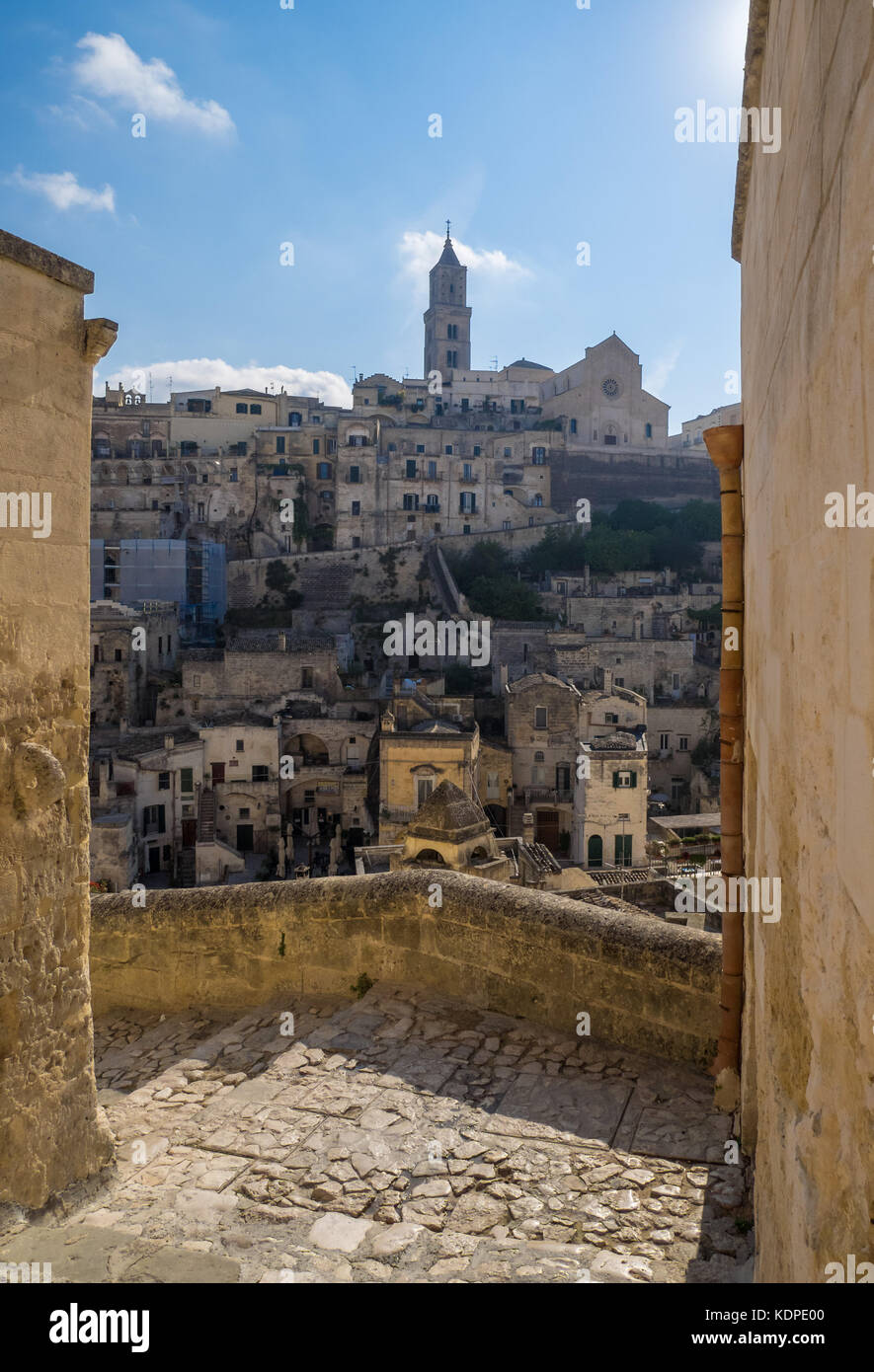 Matera, Italia - il centro storico della meravigliosa città in pietra del sud Italia, un'attrazione turistica per i famosi "Sassi". Foto Stock