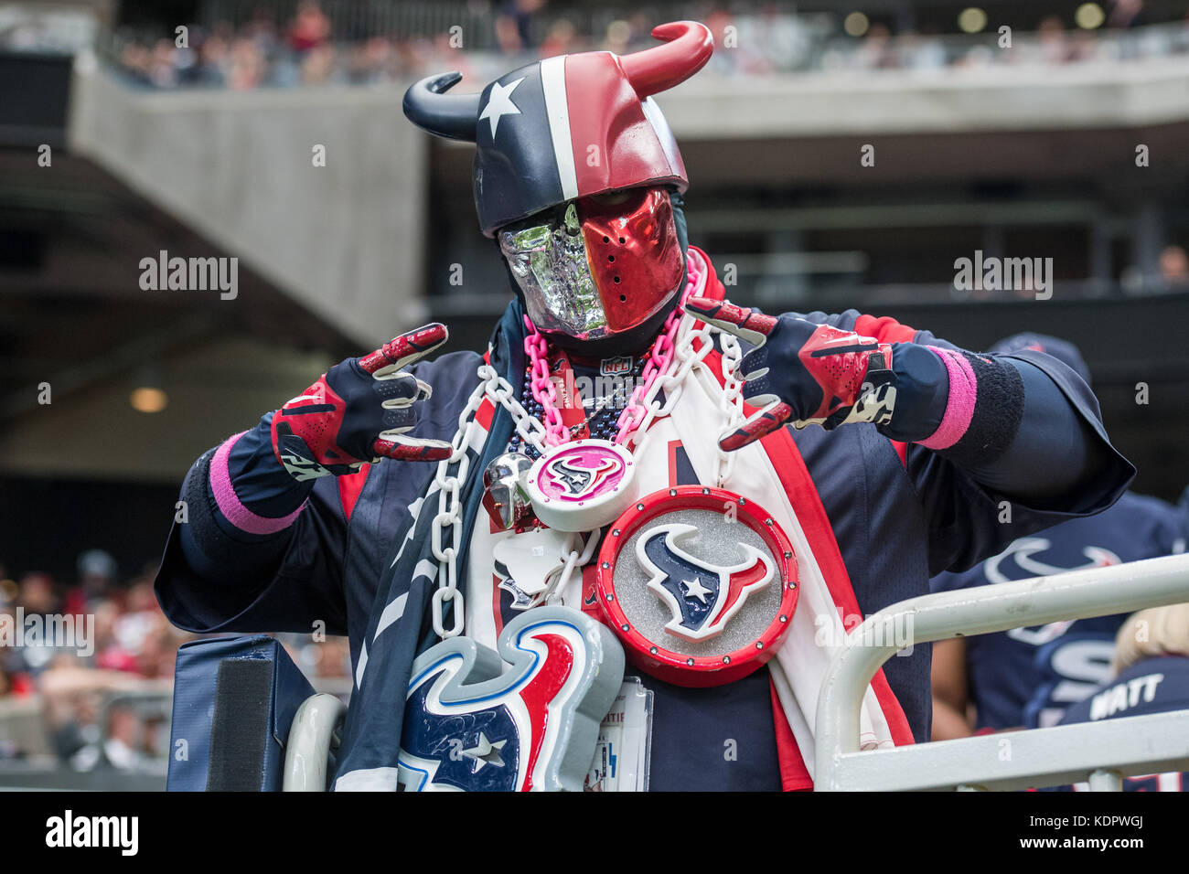 Houston, TX, Stati Uniti d'America. 15 ottobre, 2017. A Houston Texans ventola durante il quarto trimestre di NFL di una partita di calcio tra la Houston Texans e i Cleveland Browns a NRG Stadium di Houston, TX. I Texans hanno vinto 33-17.Trask Smith/CSM/Alamy Live News Foto Stock