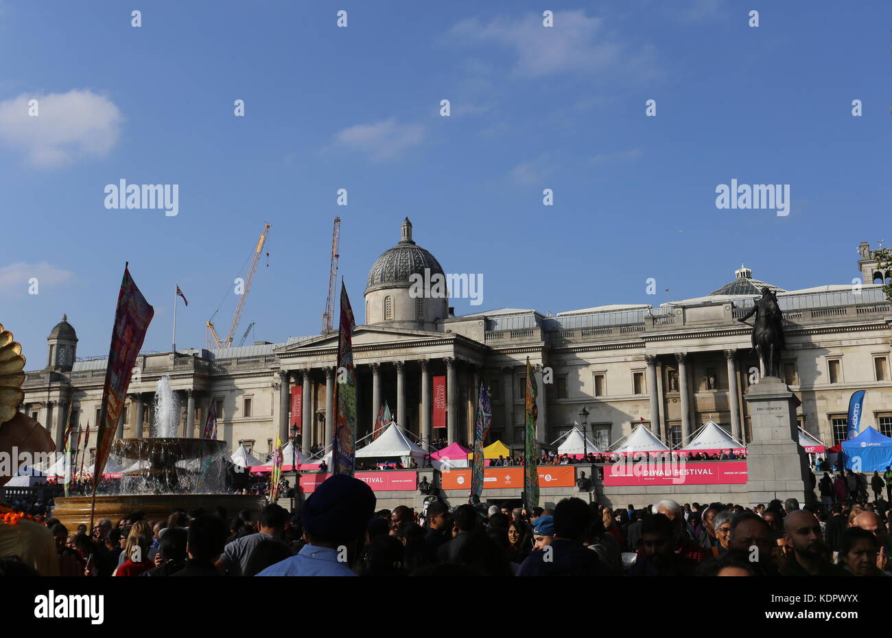 Londra, Regno Unito. Il 15 ottobre 2017. diwali celebrazioni a Trafalgar Square a Londra, Regno Unito. © stephen finn/alamy live news Foto Stock